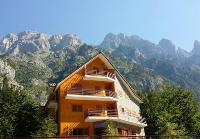 Valbona: Vila Dini