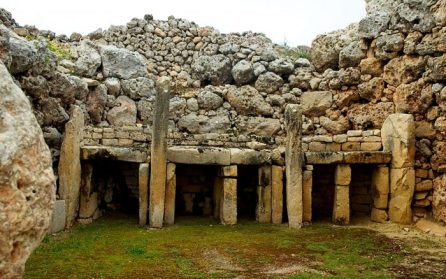 Citadellet & vandring Xaghra, Ggantija templen till Ramla Bay  image
