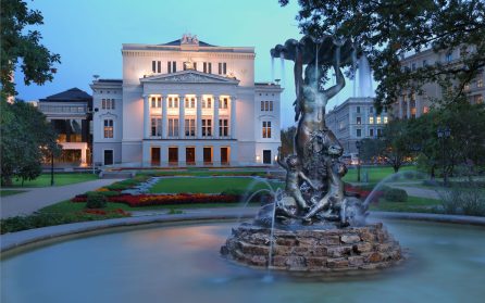 Art Nouveau & opera i Riga image
