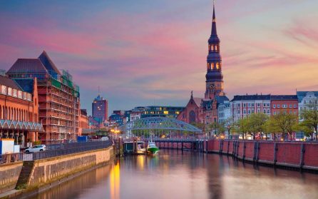 Tåg till Hamburg image