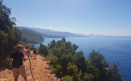 Dhermi by och havsvandring image