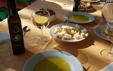 Vin, ost och olivolja image